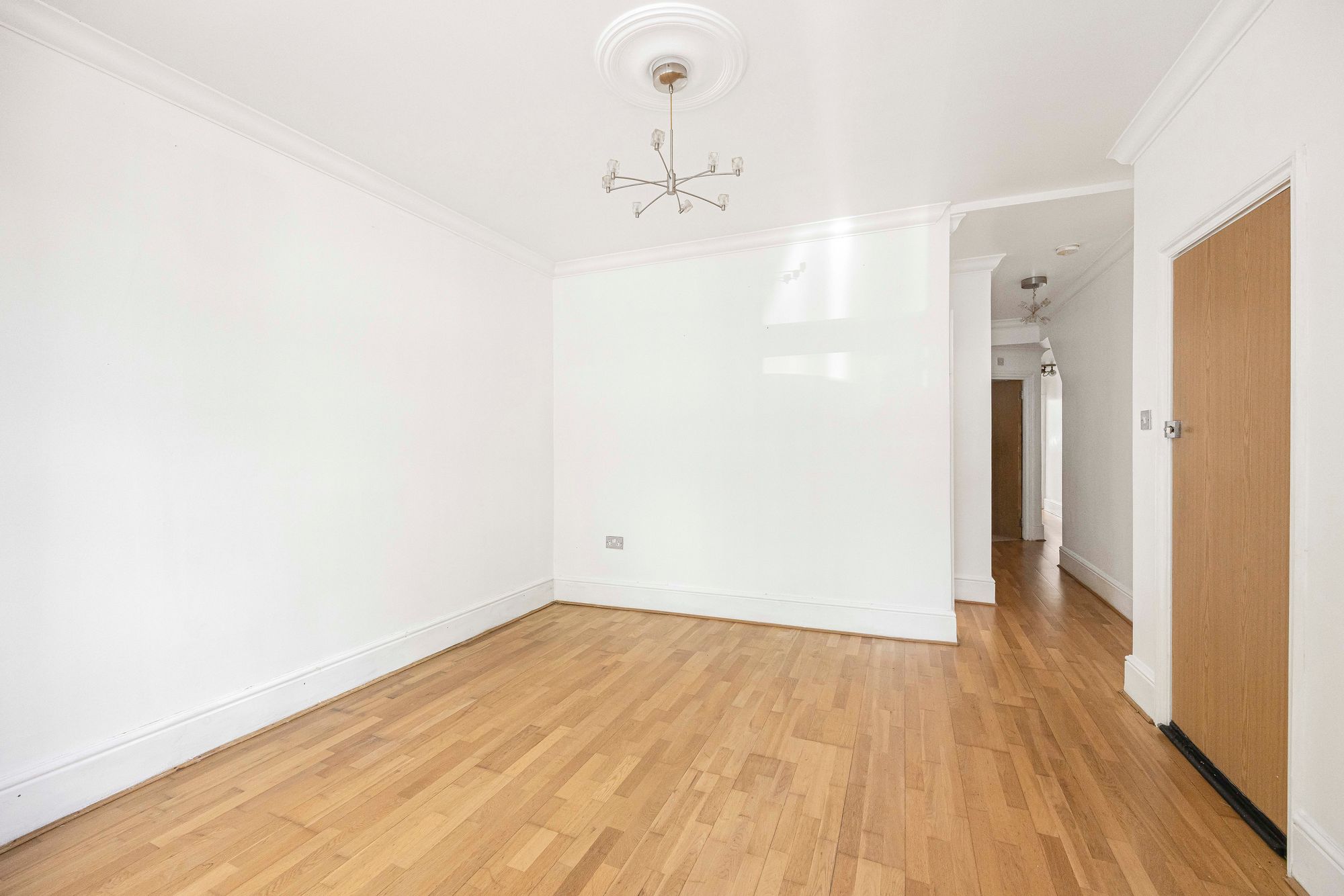 2 bed flat for sale in Guernsey Road, Leytonstone, E11  - Property Image 6