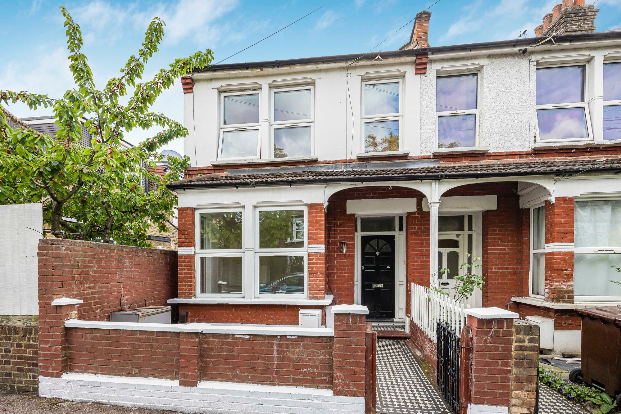 2 bed flat for sale in Guernsey Road, Leytonstone, E11