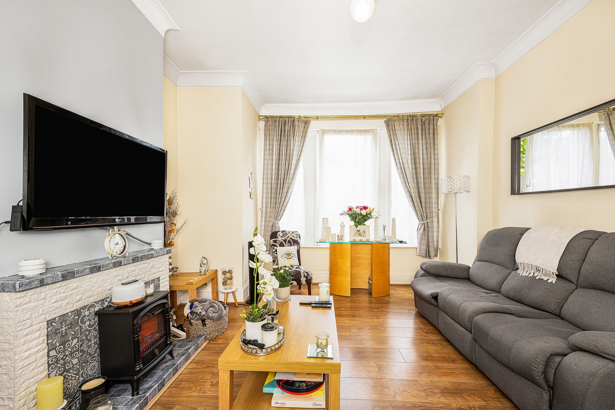 3 bed terraced house for sale in Belgrave Road, London  - Property Image 7