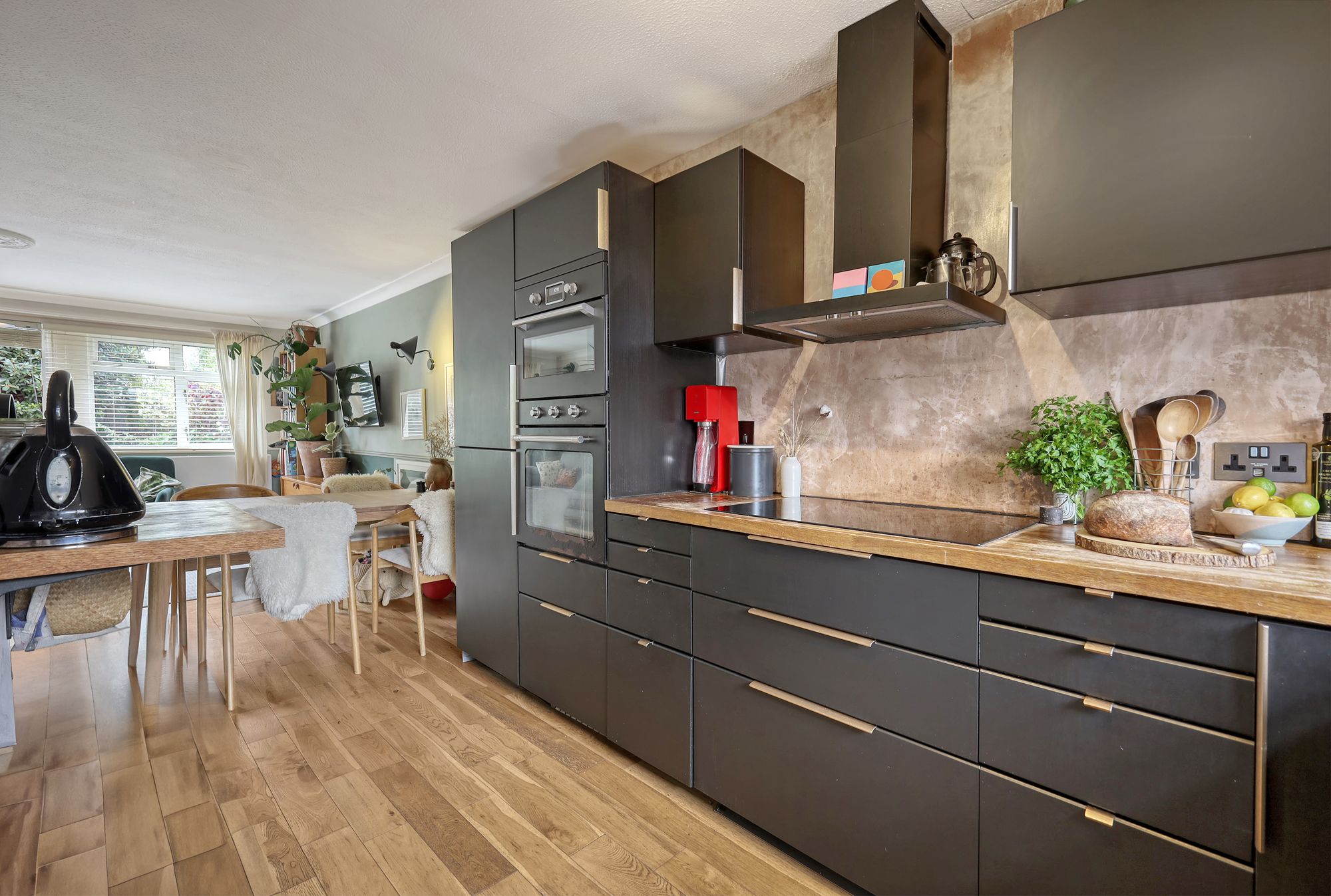3 bed semi-detached house for sale in Manorhall Gardens, Leyton, E10  - Property Image 4