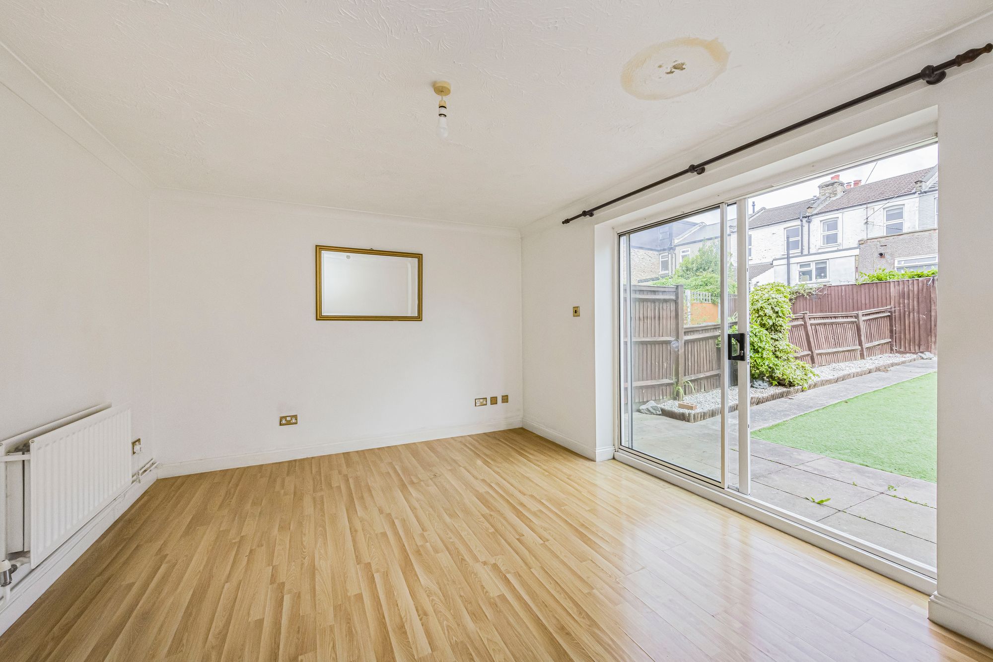 2 bed semi-detached house for sale in Brunel Road, Walthamstow, E17  - Property Image 5