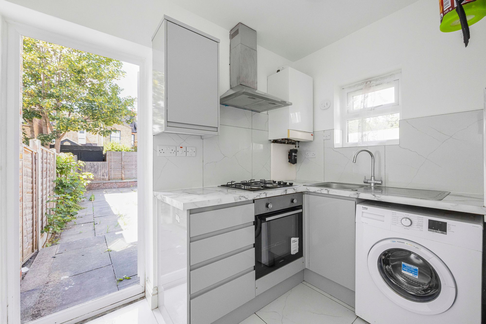 2 bed flat for sale in Morley Road, Leyton, E10 3