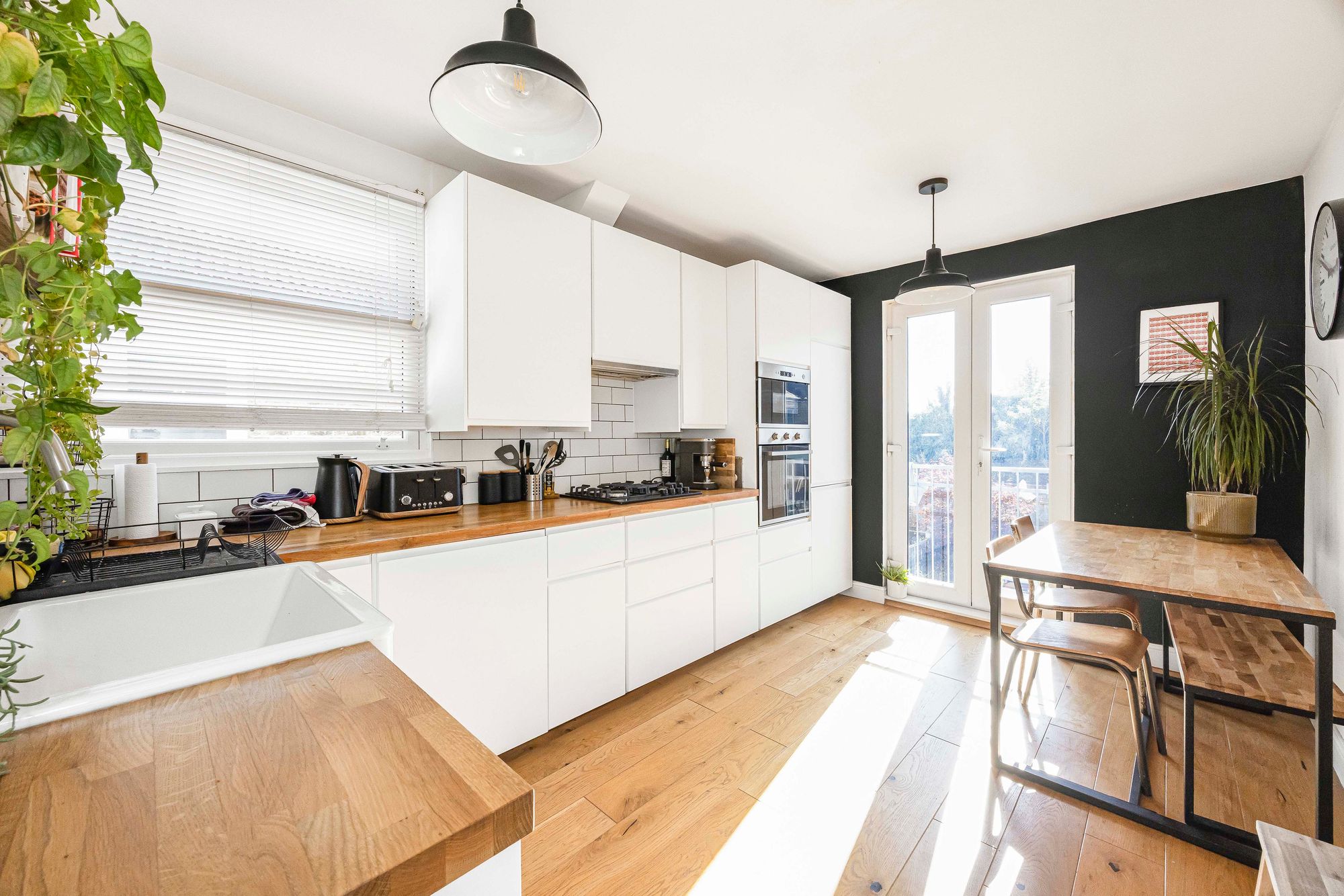 2 bed flat for sale in Dawlish Road, London, E10