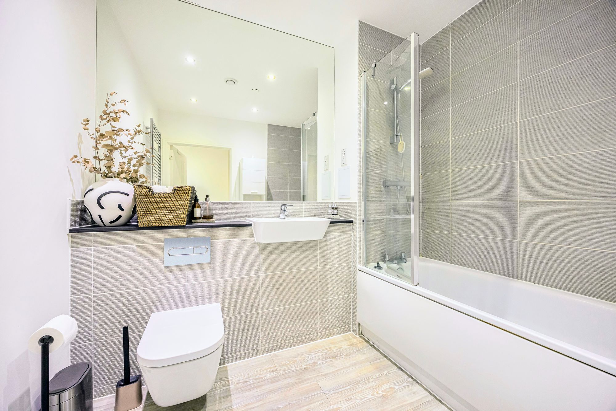 2 bed apartment for sale in Champness Close, London, E17 10