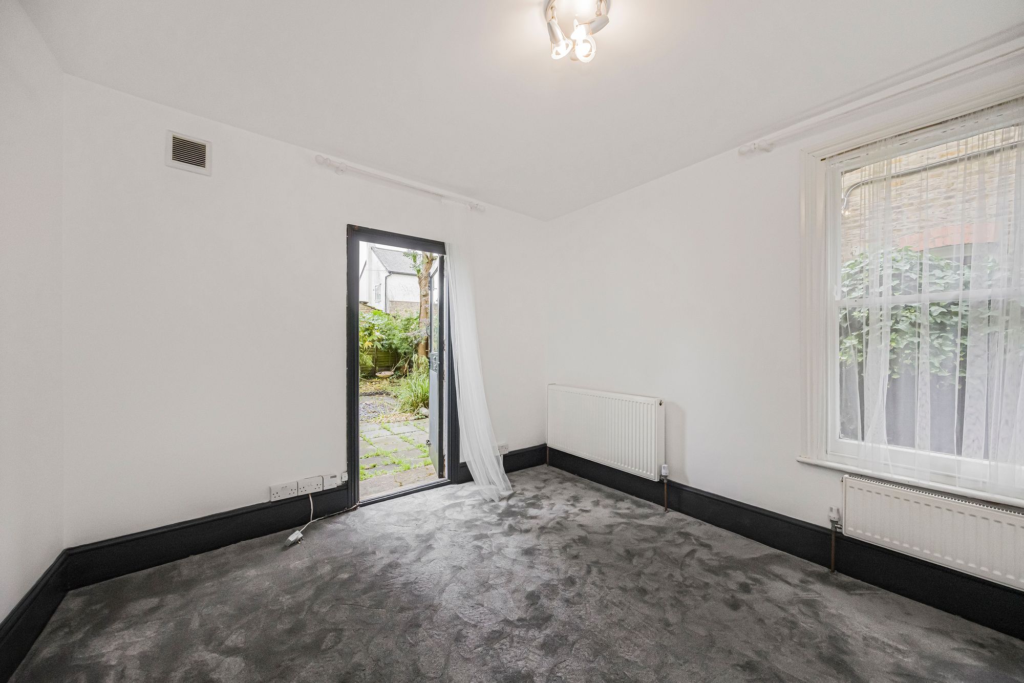 2 bed flat for sale in Addison Road, Walthamstow, E17  - Property Image 11
