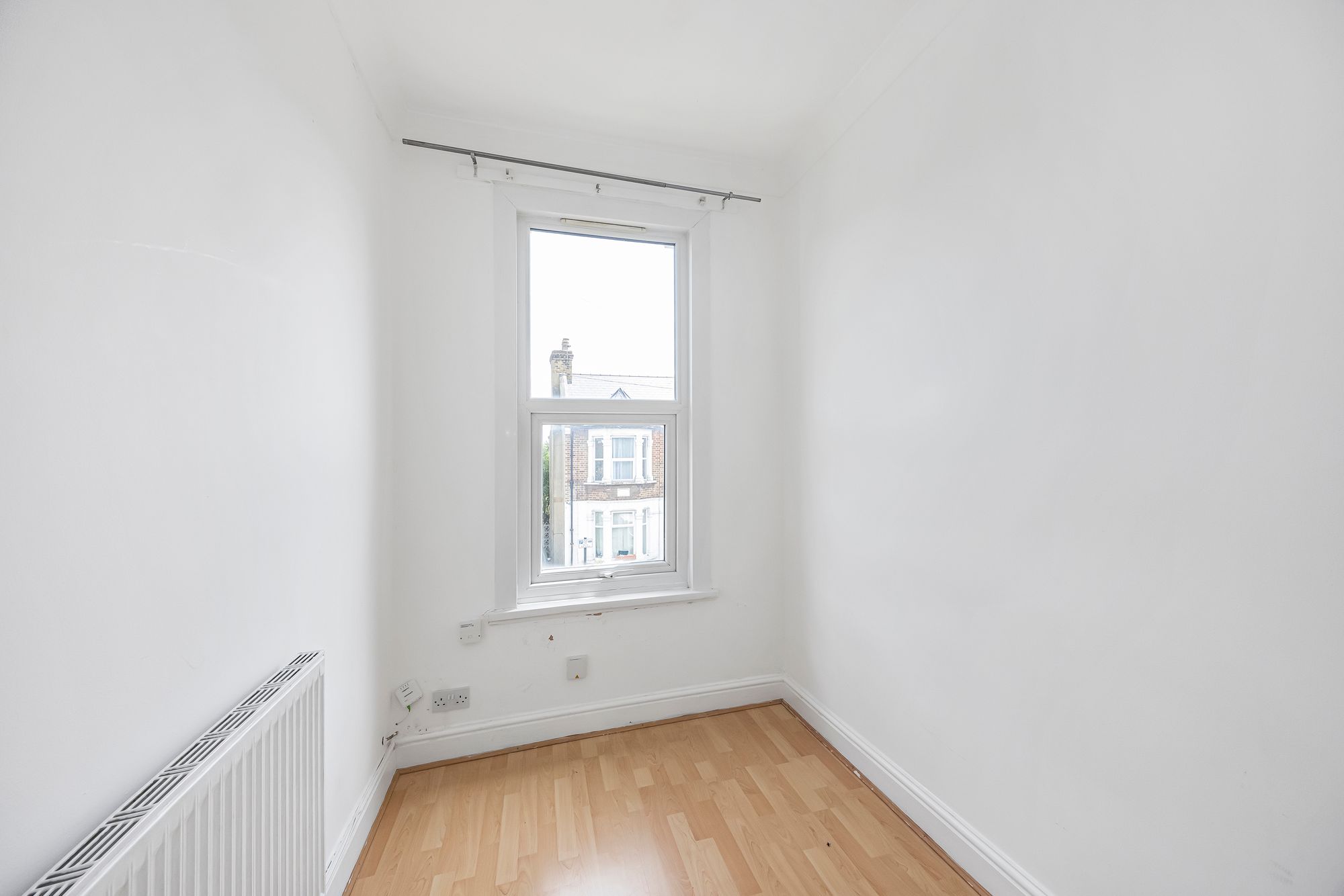 3 bed flat for sale in Murchison Road, Leyton, E10 5