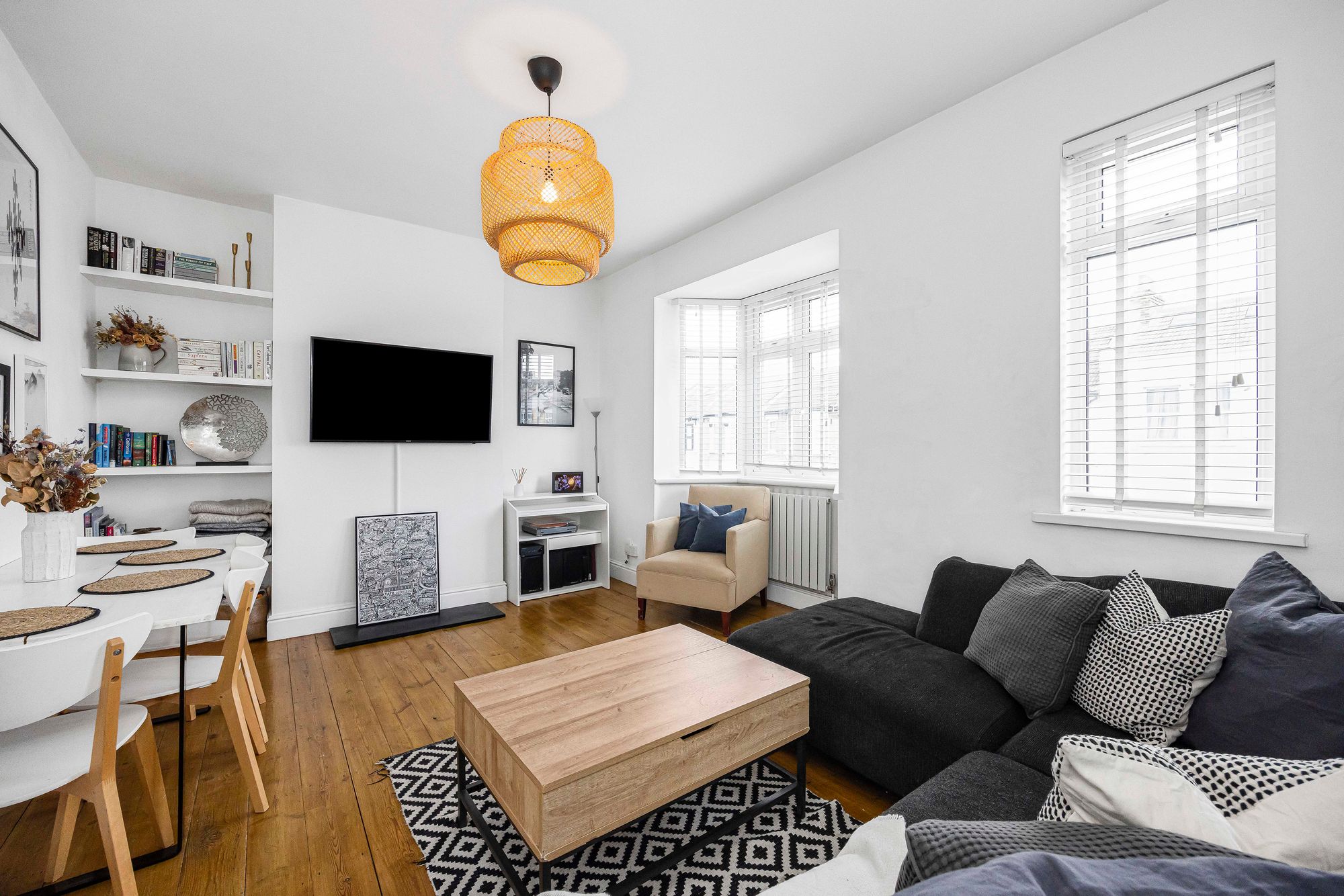 2 bed flat for sale in Francis Road, Leyton, E10 3