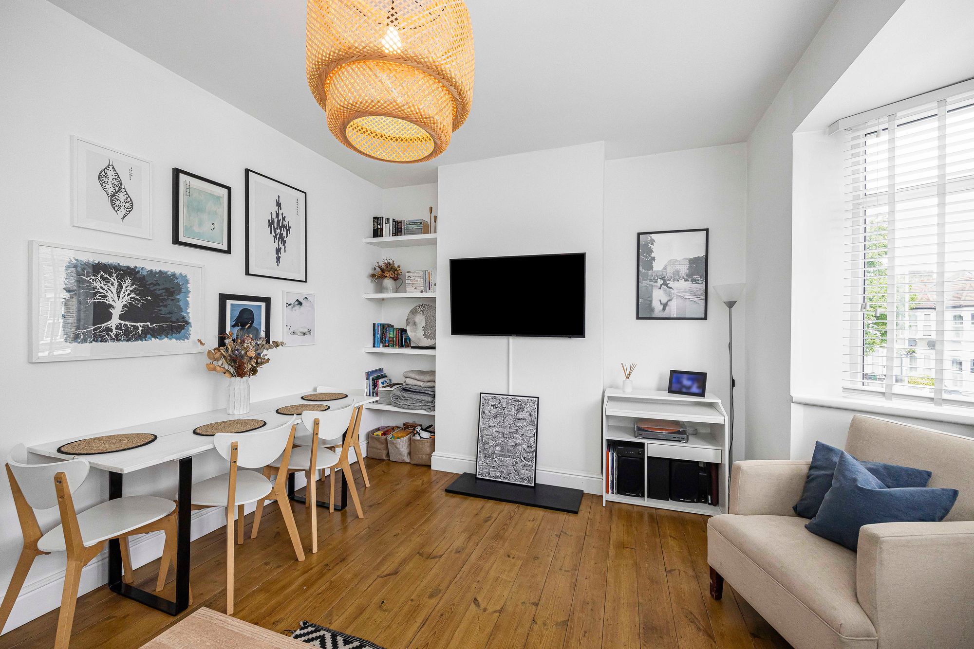 2 bed flat for sale in Francis Road, Leyton, E10 9