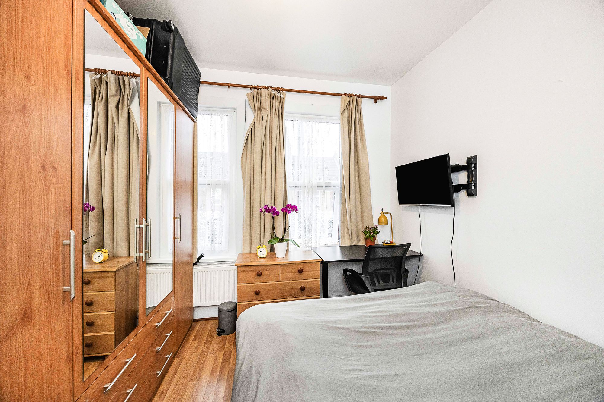 3 bed flat for sale in Kettlebaston Road, London  - Property Image 9