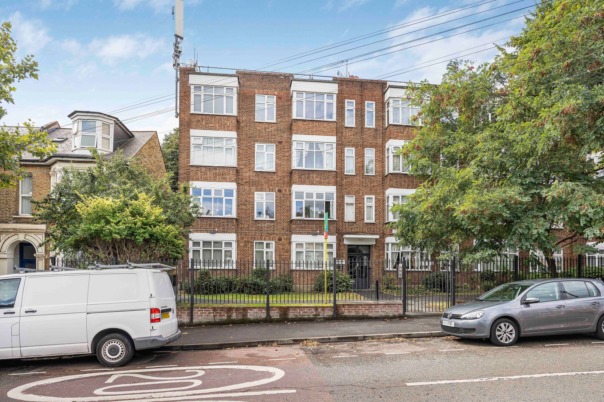 2 bed flat for sale in Fairlop Court, Fairlop Road, Leytonstone, E11