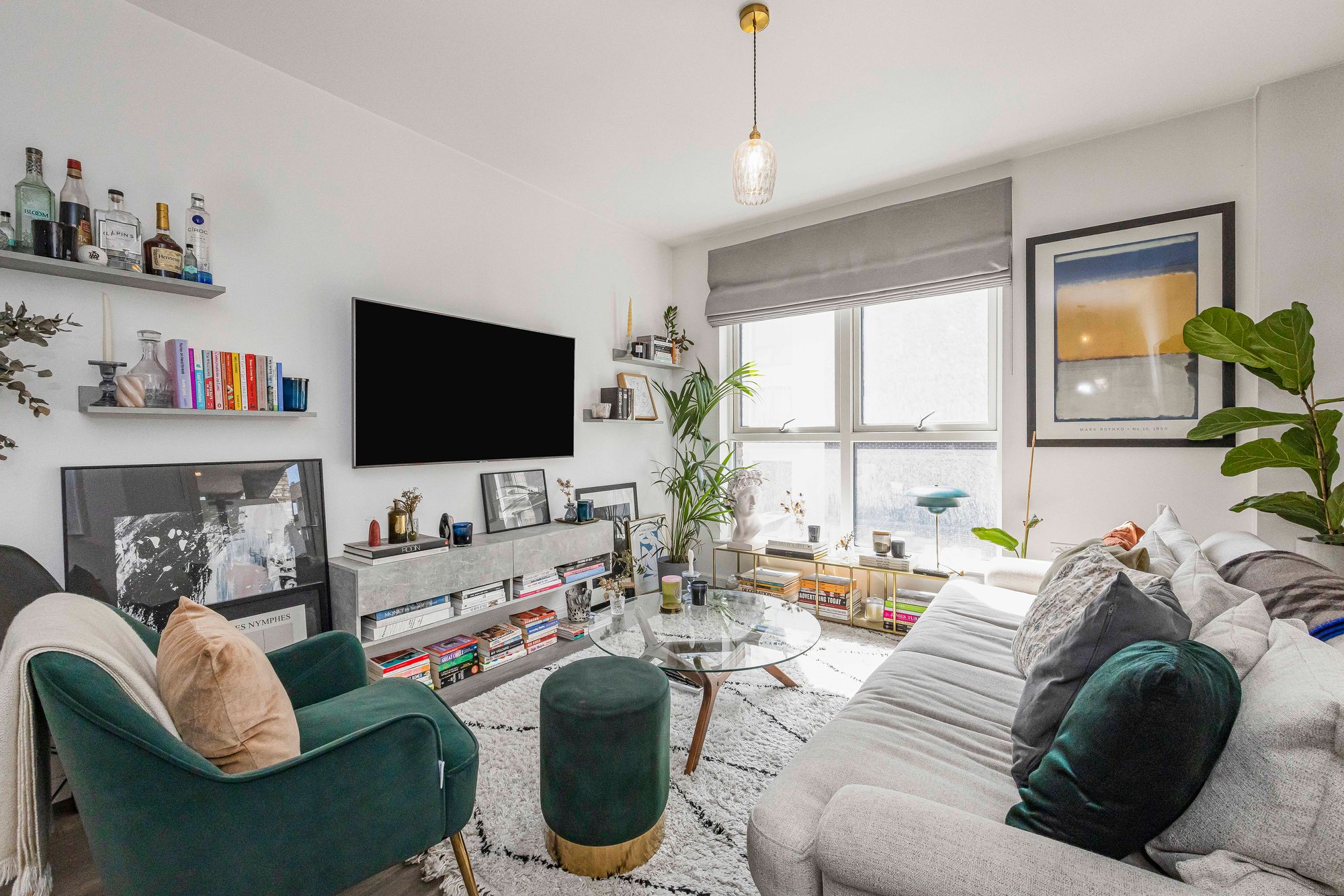 1 bed apartment for sale in Braithwaite House, Walthamstow, E17  - Property Image 1