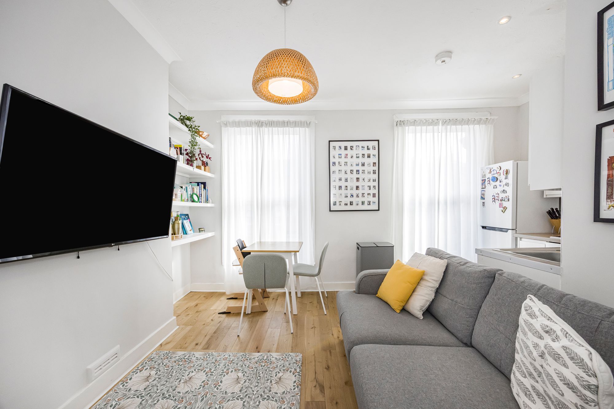 2 bed flat for sale in High Road Leyton, London, E15 3