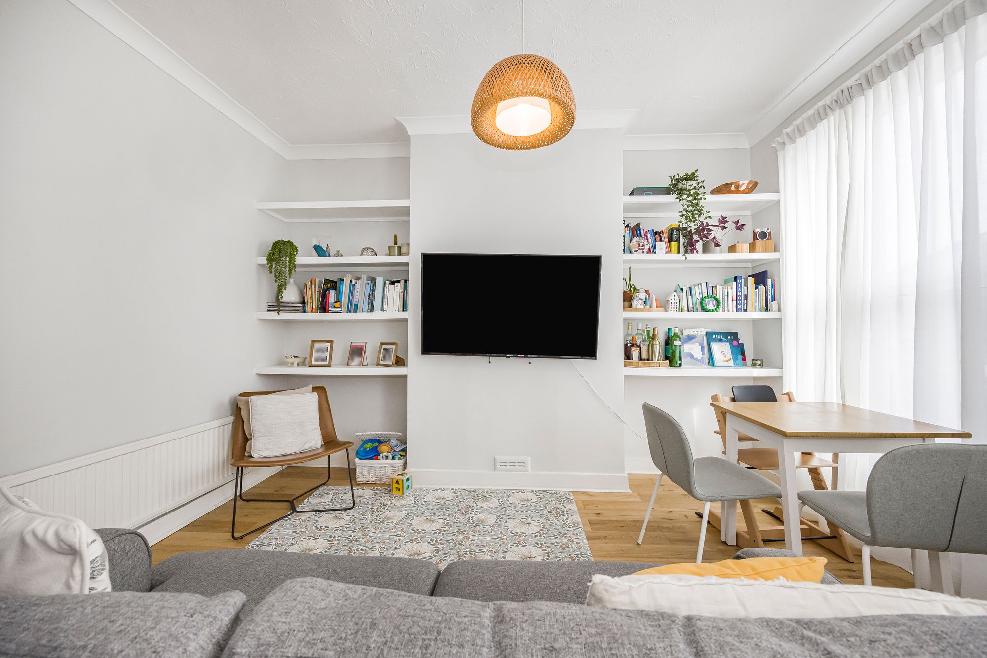 2 bed flat for sale in High Road Leyton, London, E15 6