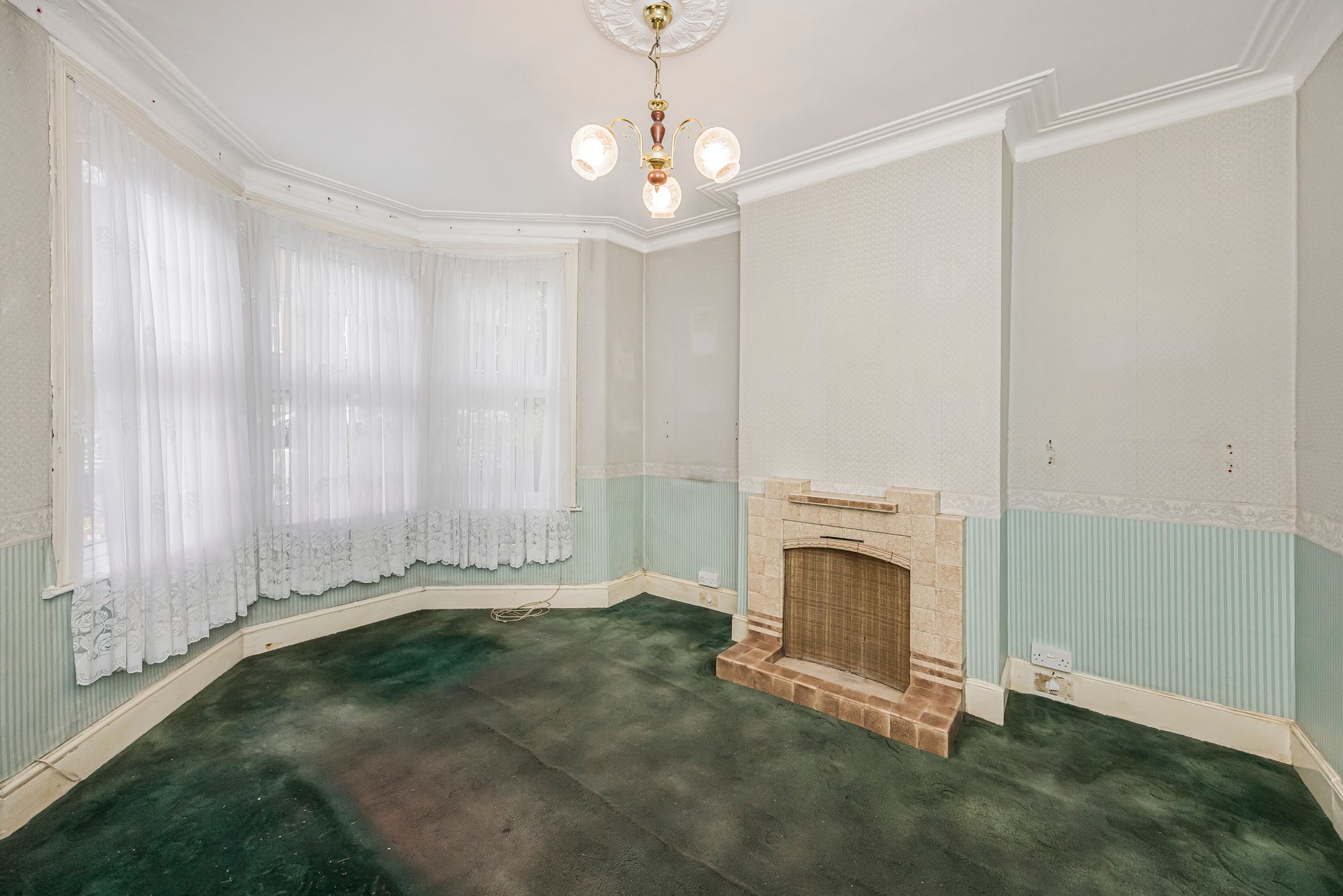 2 bed flat for sale in Blyth Road, Walthamstow, E17  - Property Image 2