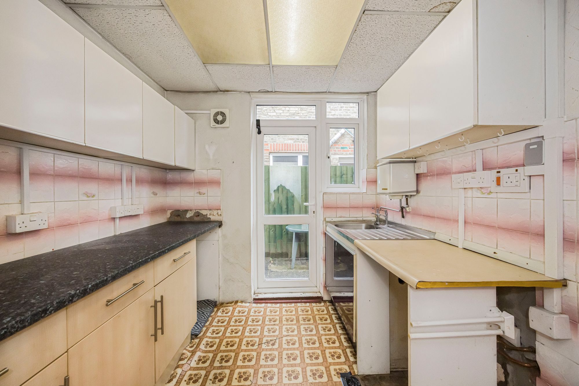 2 bed flat for sale in Blyth Road, Walthamstow, E17 3