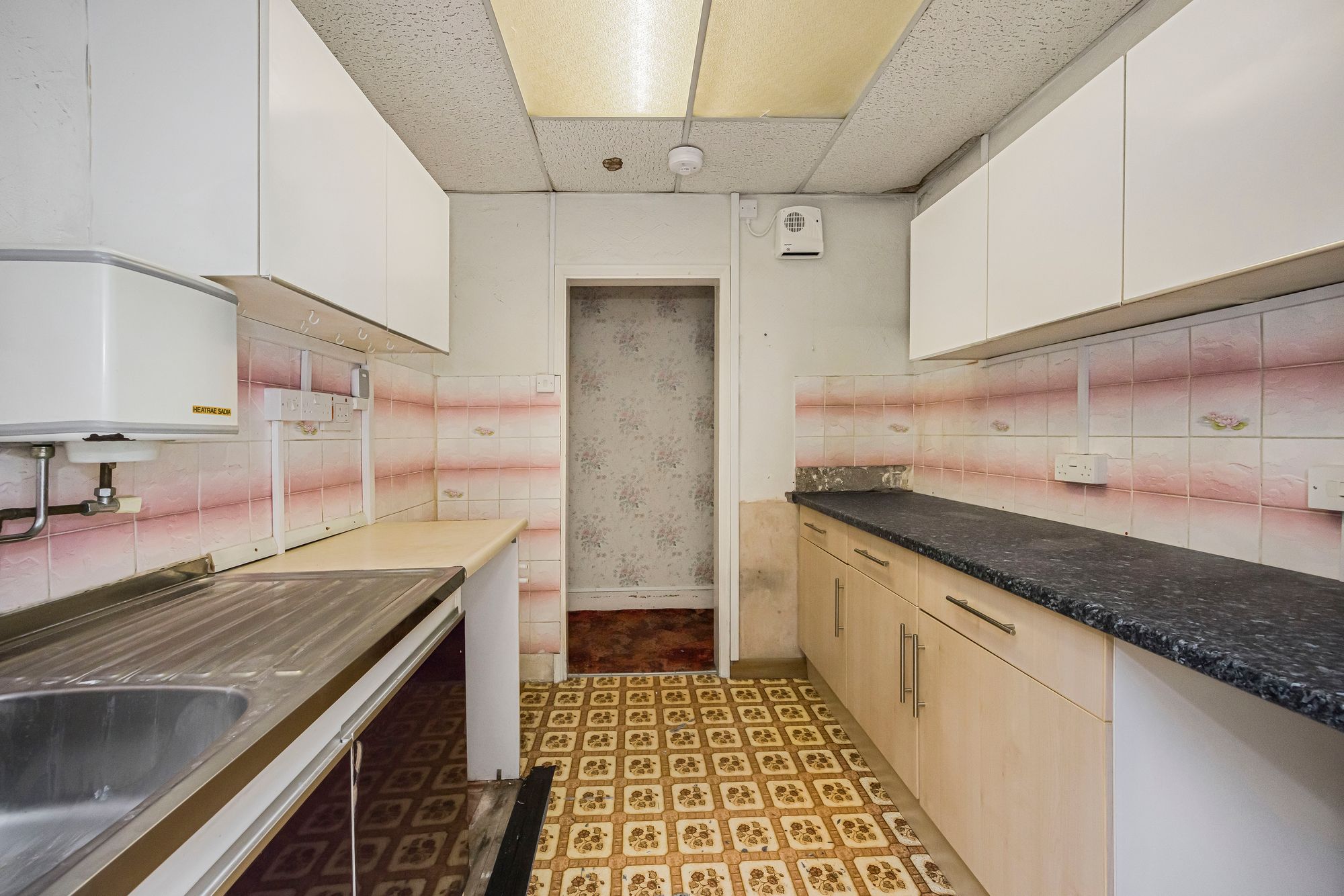 2 bed flat for sale in Blyth Road, Walthamstow, E17 4