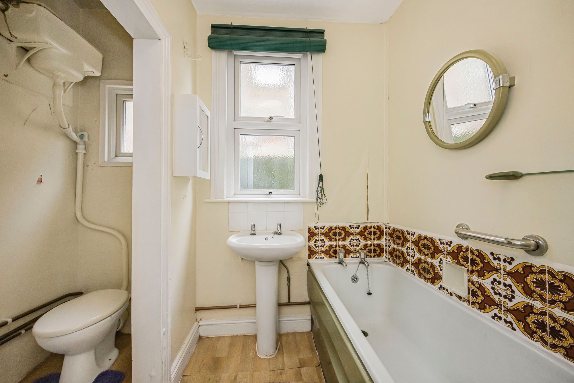2 bed flat for sale in Blyth Road, Walthamstow, E17 8