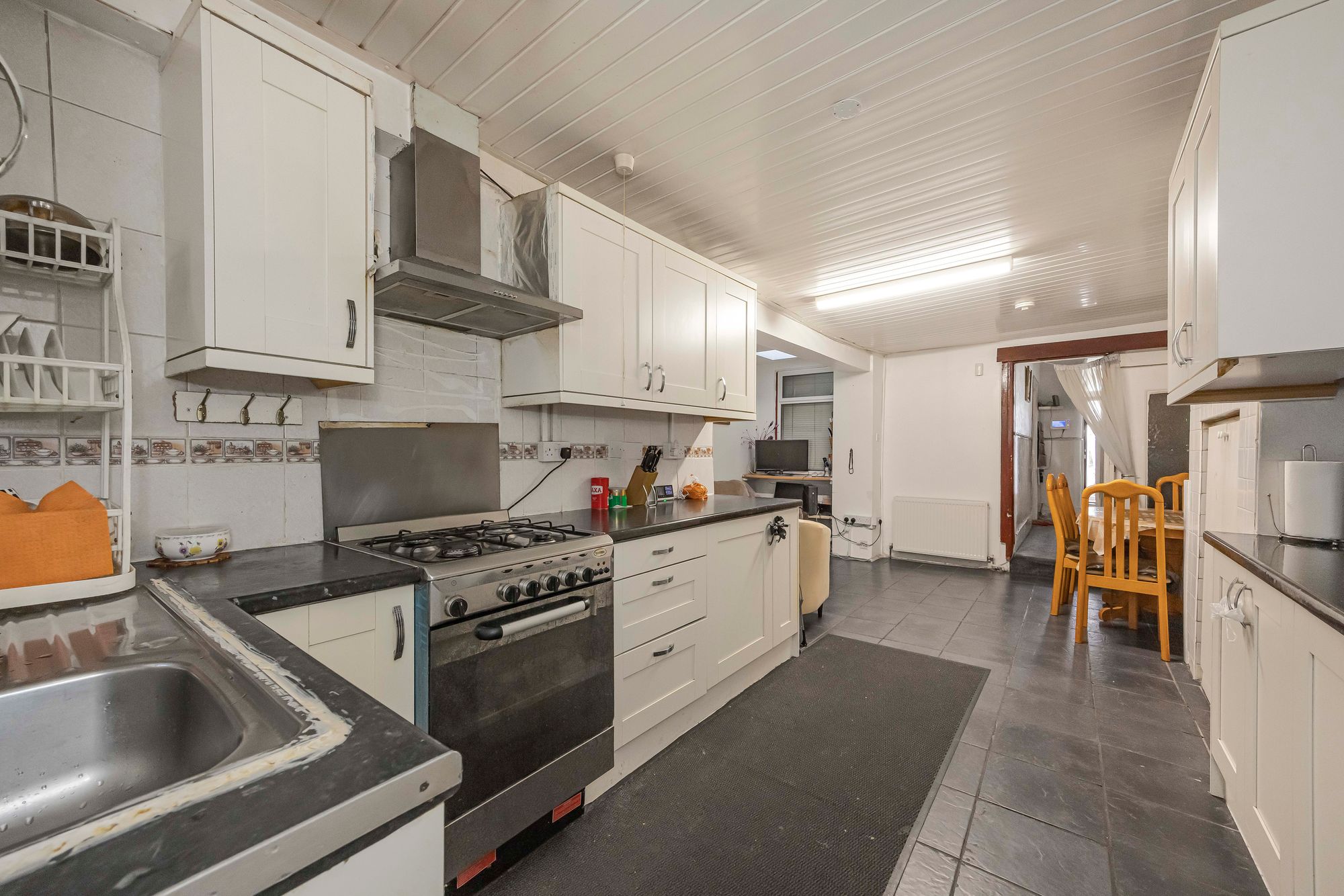3 bed mid-terraced house for sale in Goodall Road, London, E11 2