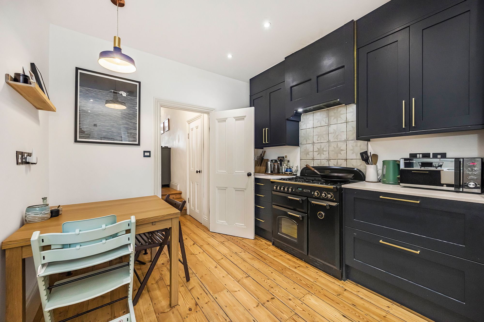 2 bed flat for sale in Murchison Road, London  - Property Image 8