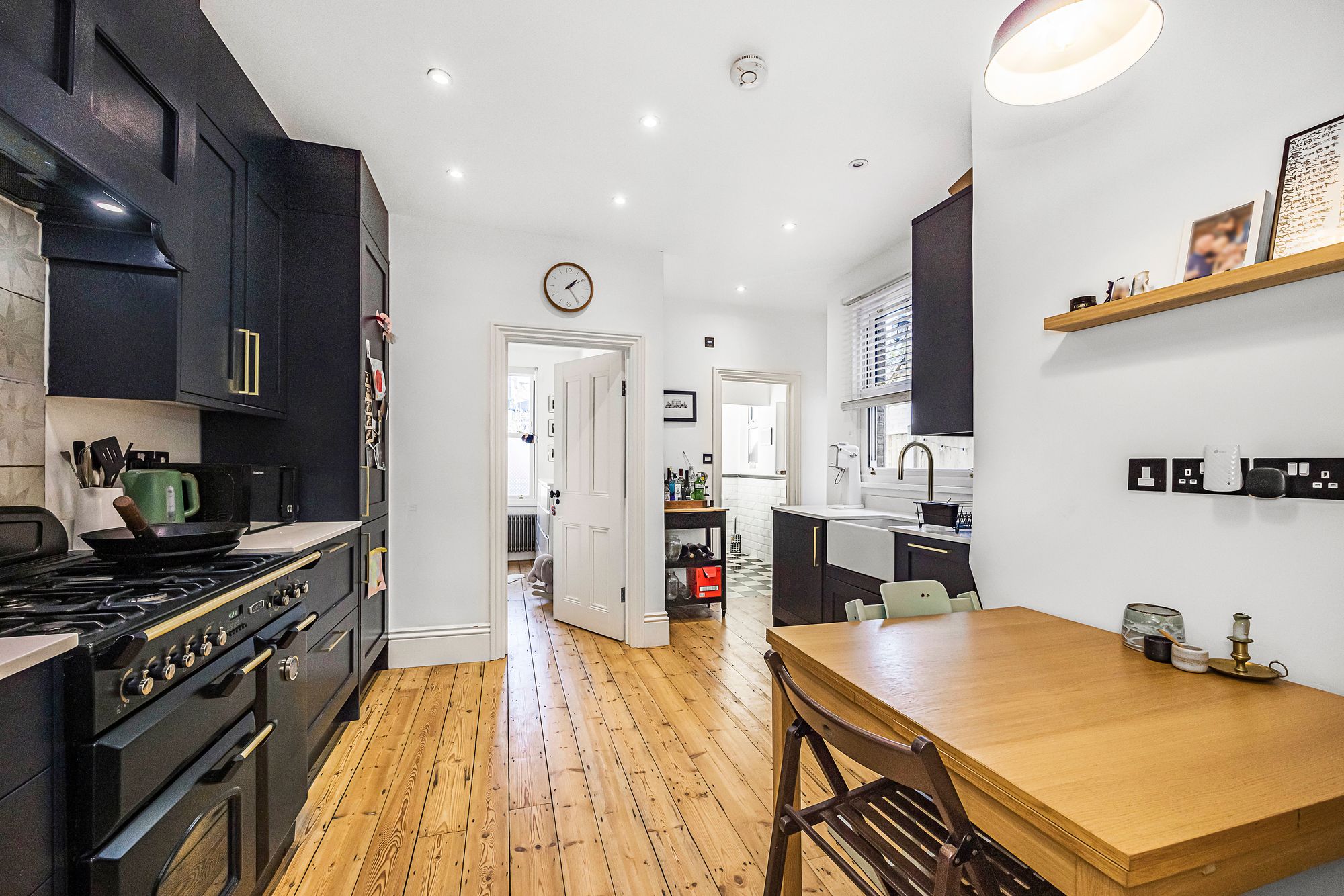 2 bed flat for sale in Murchison Road, London  - Property Image 9