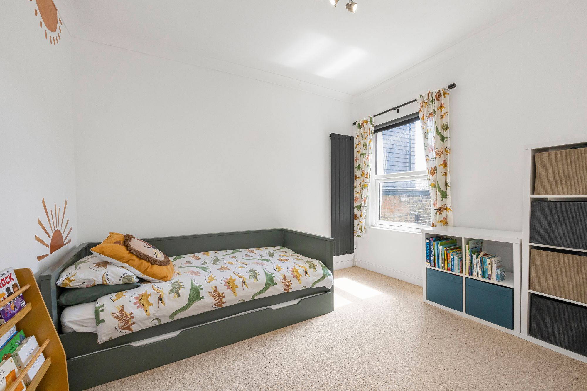 5 bed mid-terraced house for sale in Huxley Road, London, E10  - Property Image 16