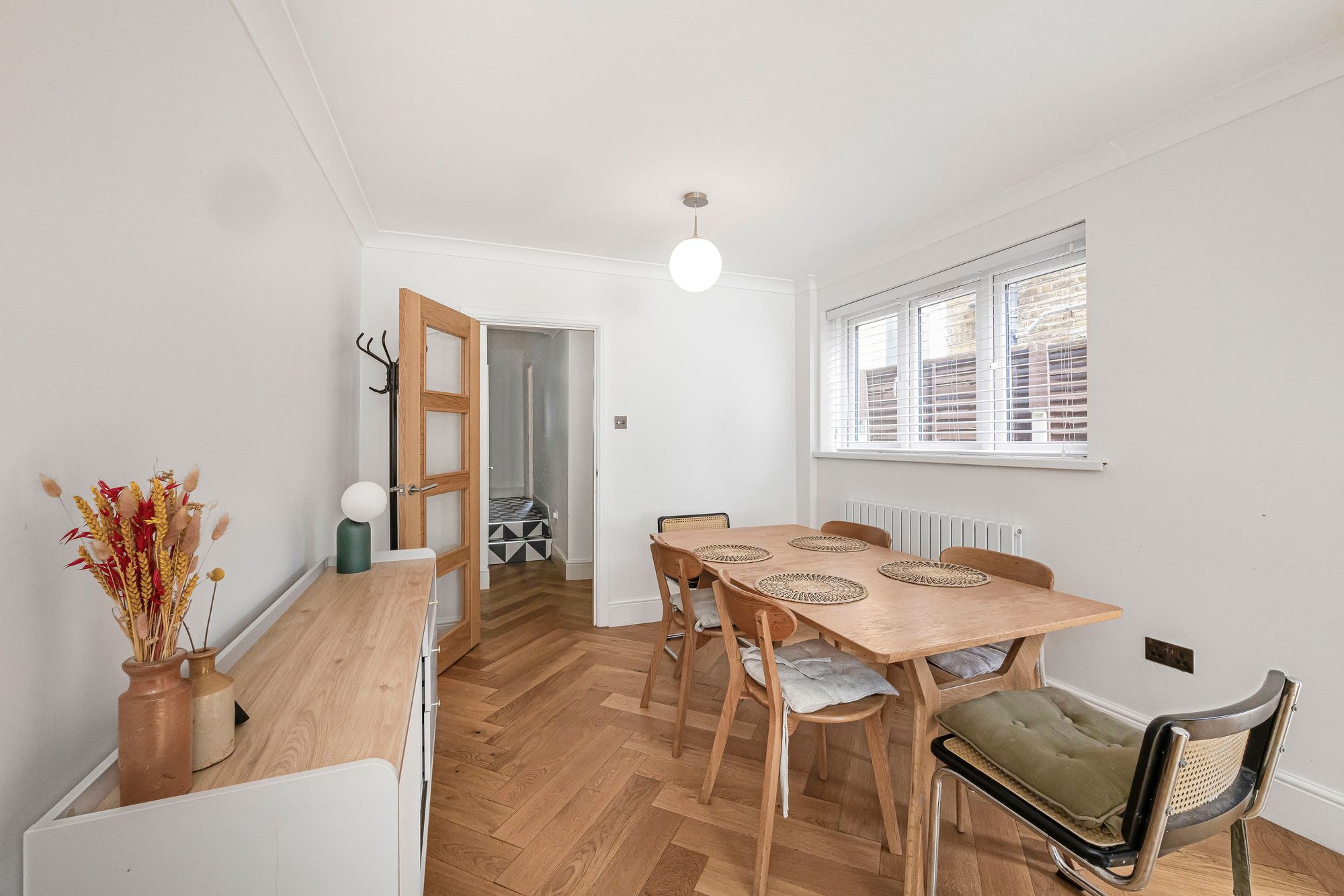 5 bed mid-terraced house for sale in Huxley Road, London, E10  - Property Image 9