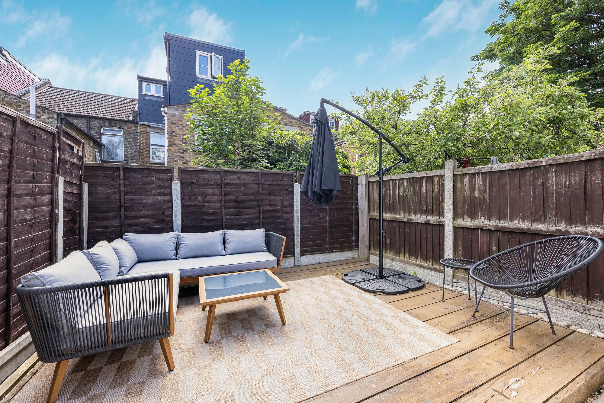 5 bed mid-terraced house for sale in Huxley Road, London, E10  - Property Image 25