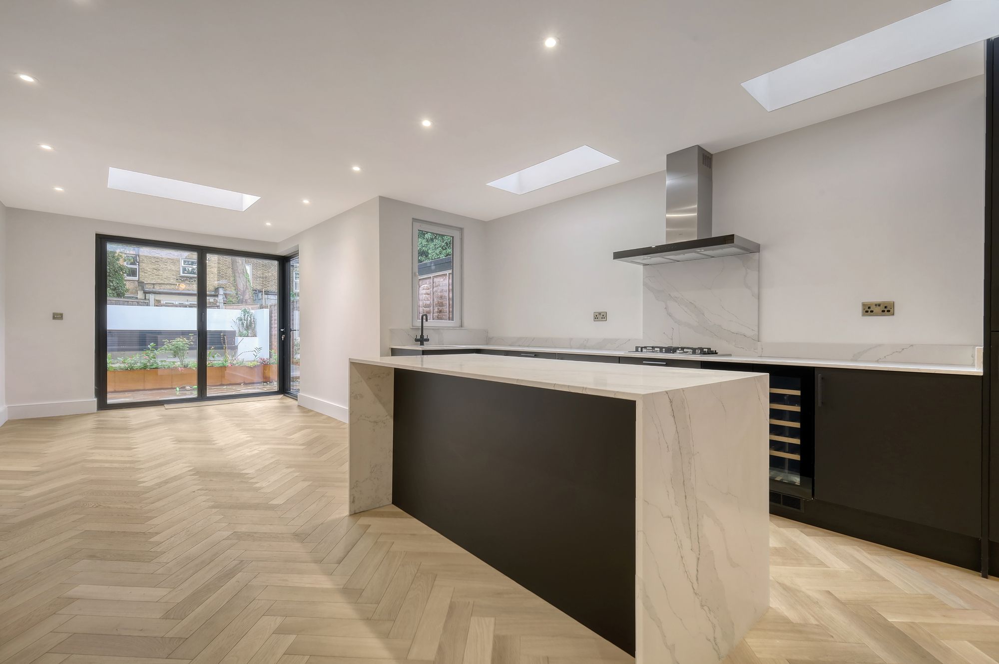 4 bed terraced house for sale in St. Georges Road, London, E10  - Property Image 8