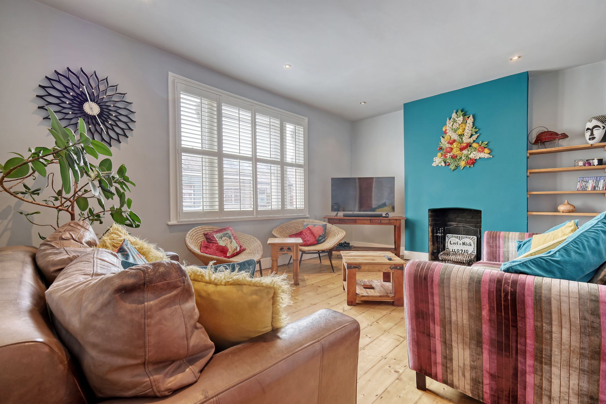 2 bed flat for sale in Hoe Street, London, E17 1