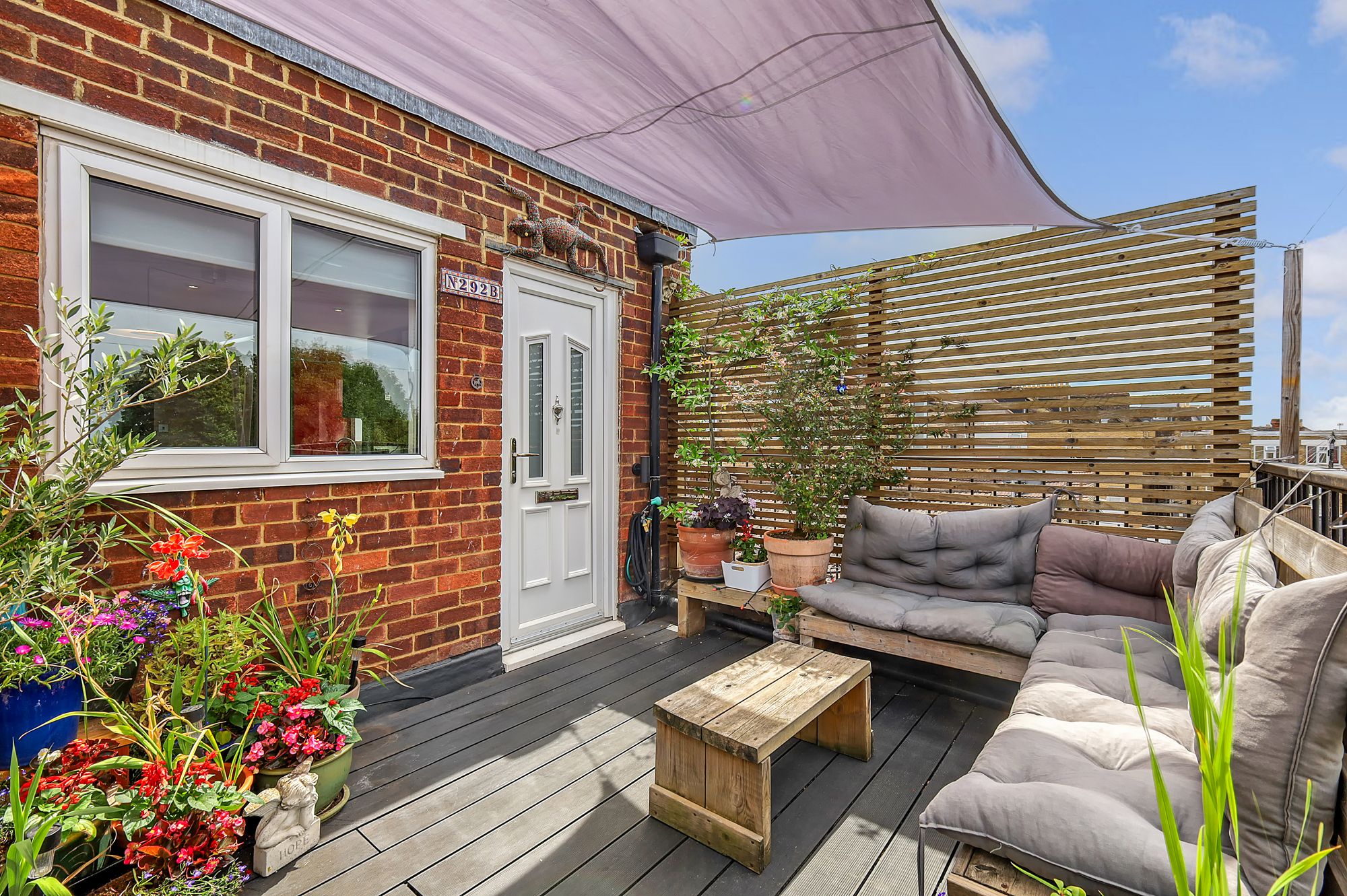 2 bed flat for sale in Hoe Street, London, E17  - Property Image 4