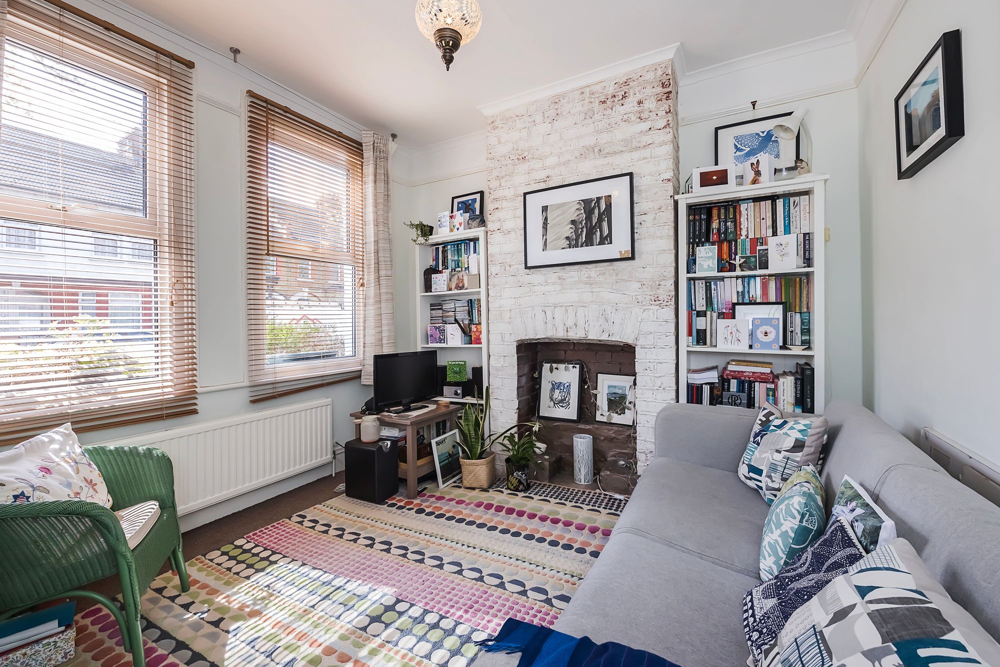 1 bed flat for sale in Clementina Road, London  - Property Image 2