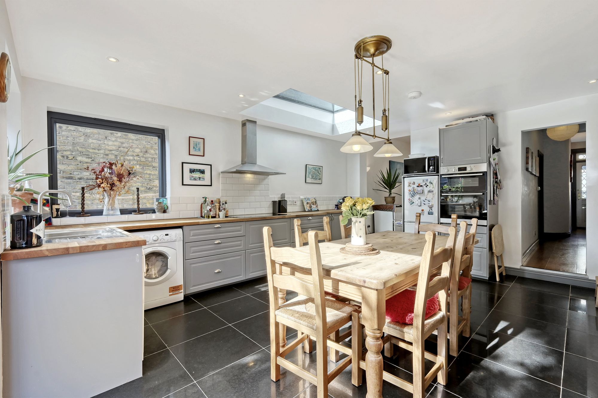 5 bed end of terrace house for sale in Murchison Road, London  - Property Image 11