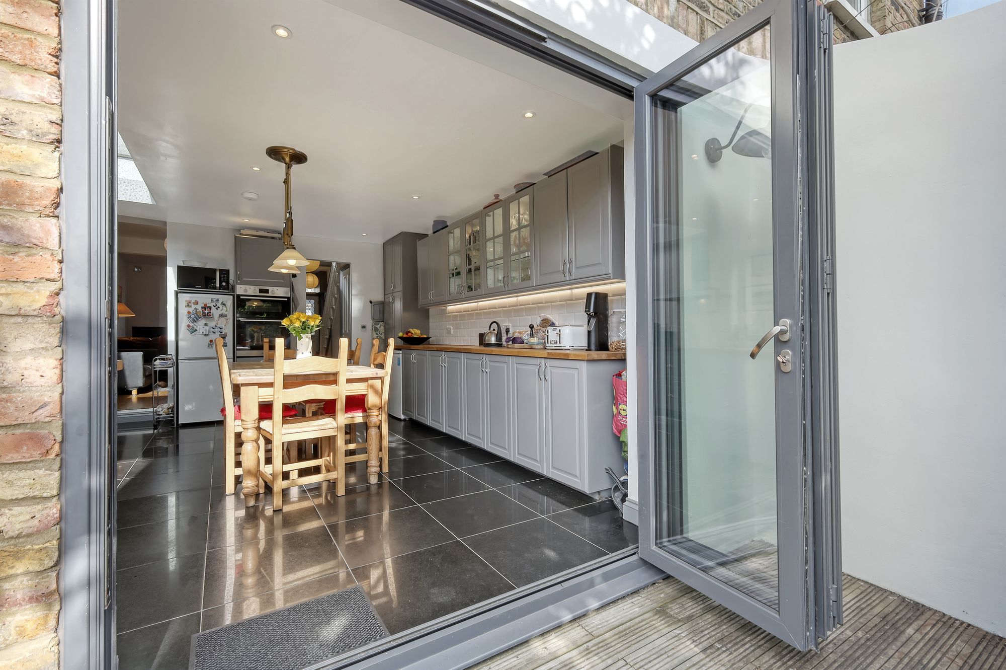 5 bed end of terrace house for sale in Murchison Road, London  - Property Image 9