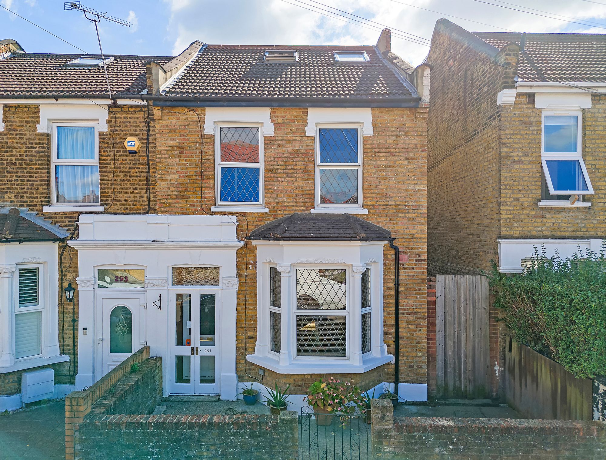 5 bed end of terrace house for sale in Murchison Road, London  - Property Image 1