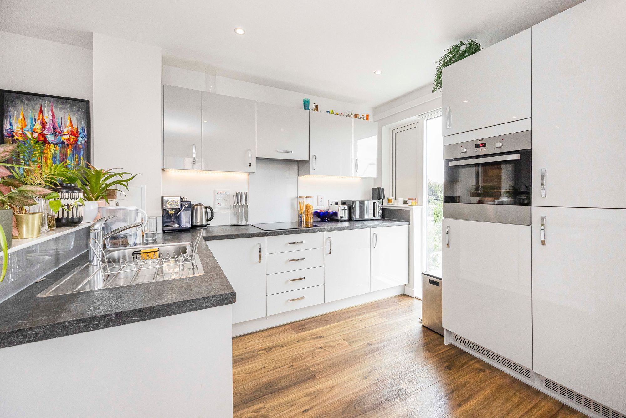 2 bed apartment for sale in Linnet House, Dunedin Road, Leyton, E10  - Property Image 2