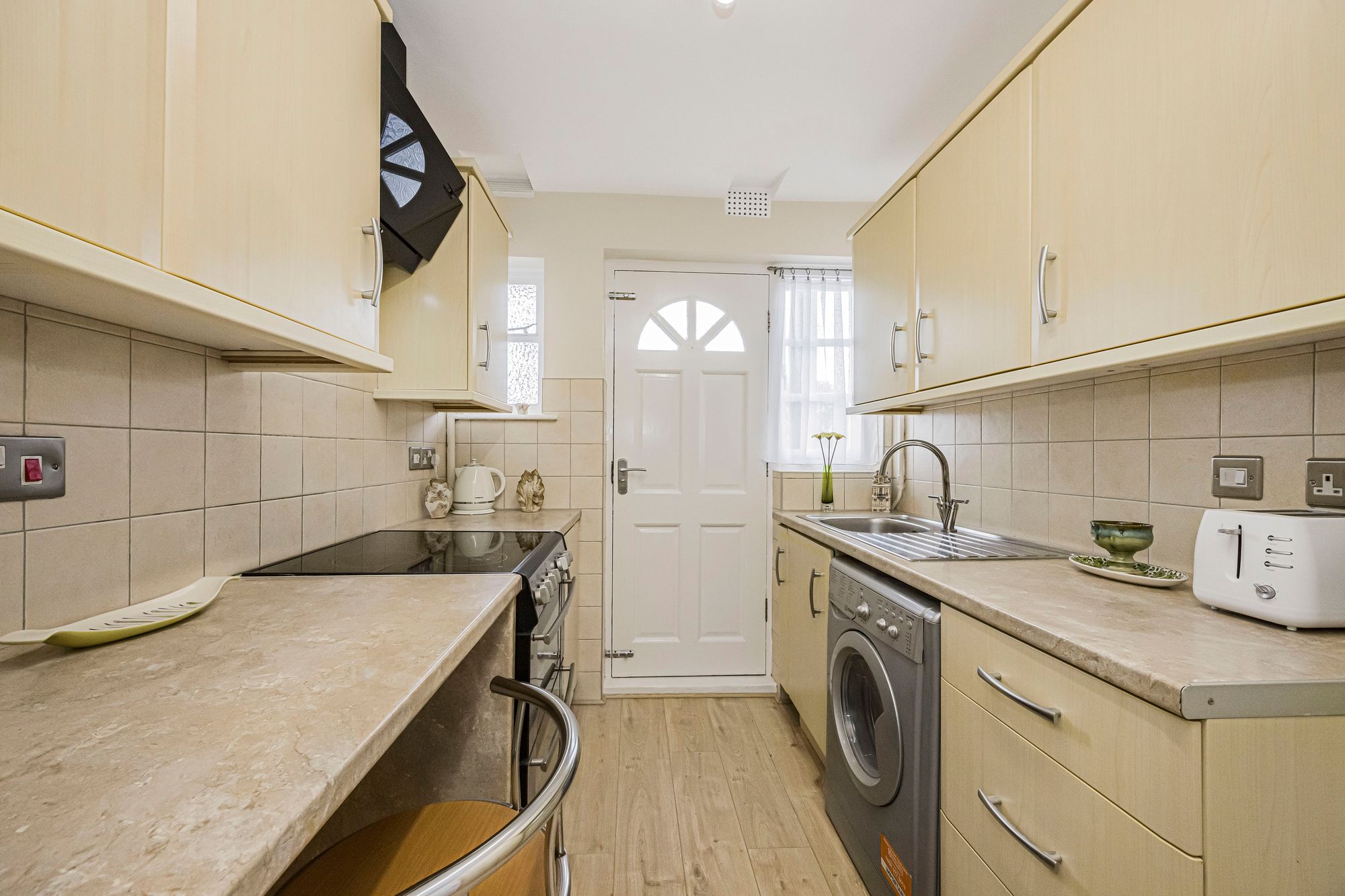 2 bed flat for sale in Bulwer Court, Bulwer Court Road, E11  - Property Image 3