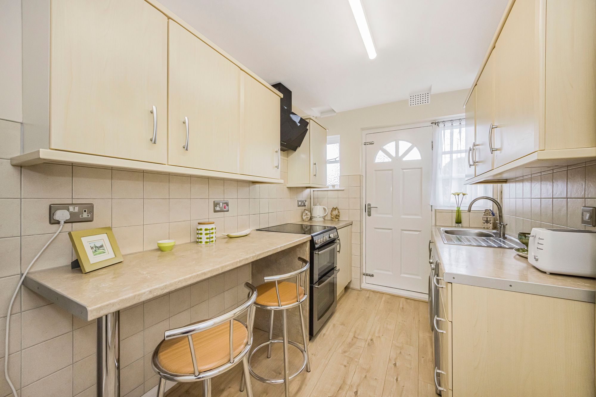 2 bed flat for sale in Bulwer Court, Bulwer Court Road, E11  - Property Image 7