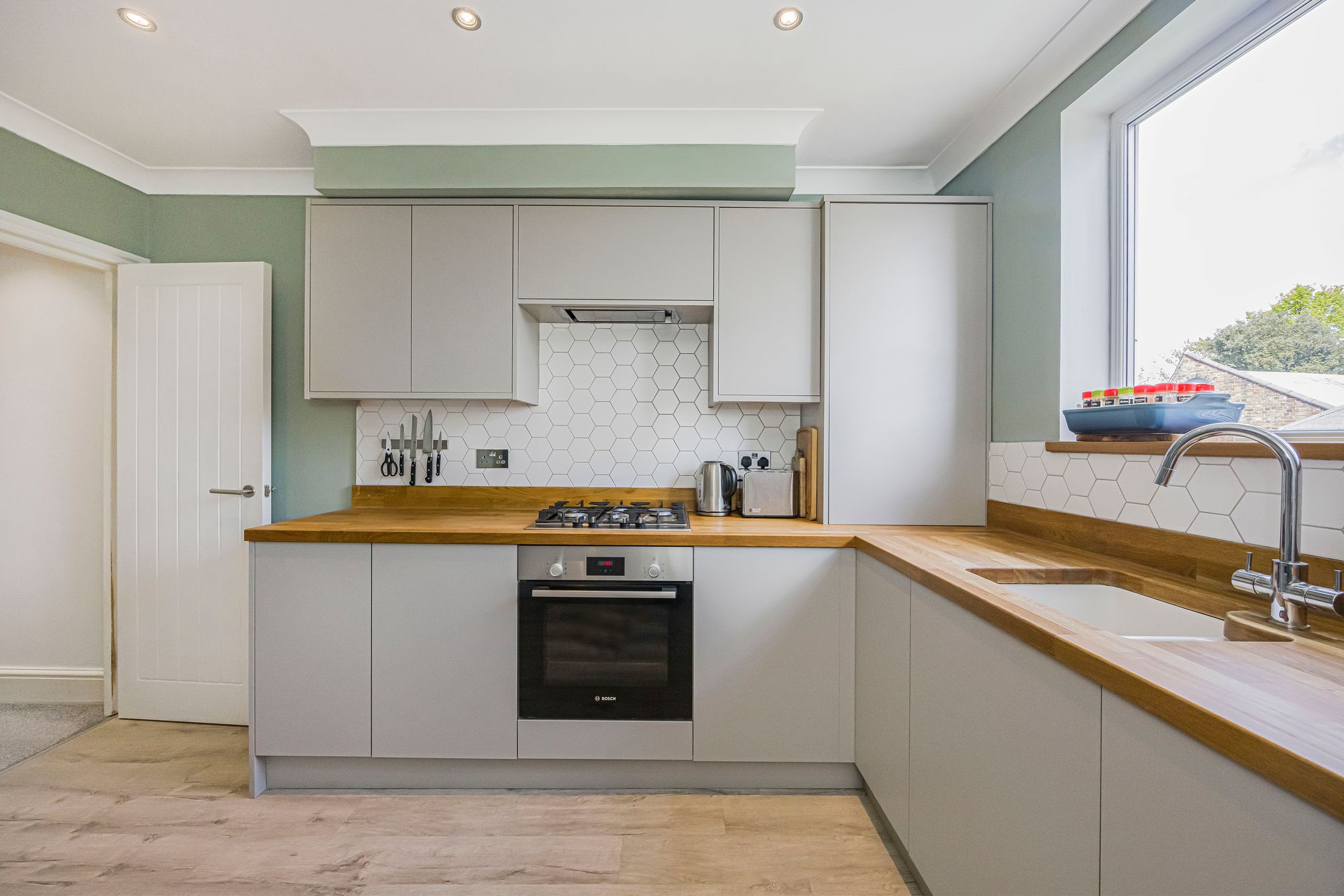 2 bed flat for sale in Norlington Road, Leyton, E10  - Property Image 3