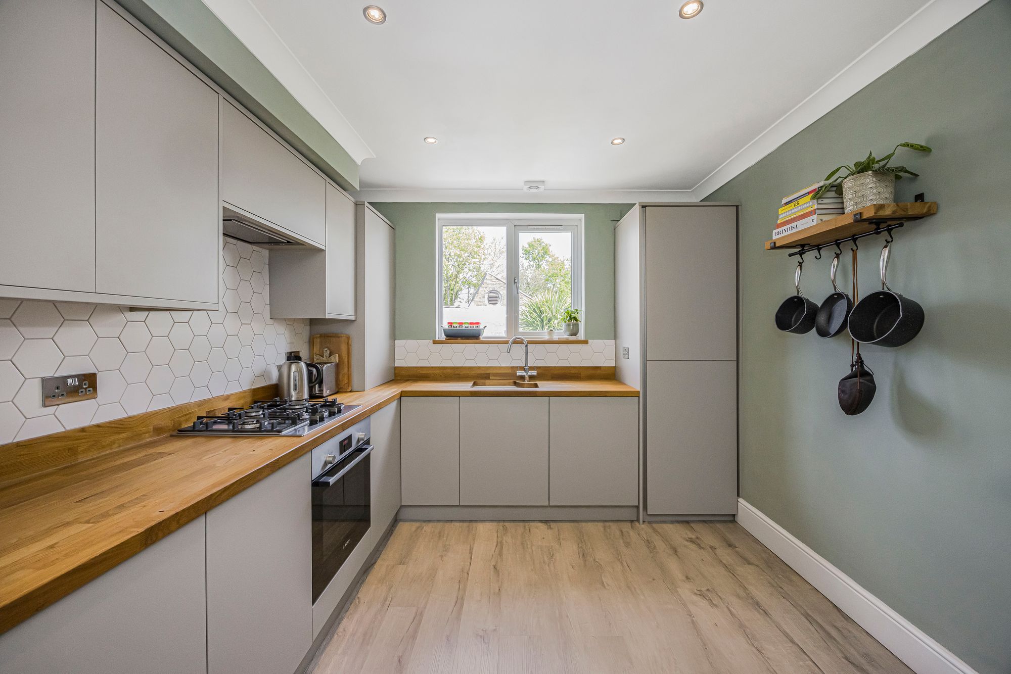 2 bed flat for sale in Norlington Road, Leyton, E10  - Property Image 2
