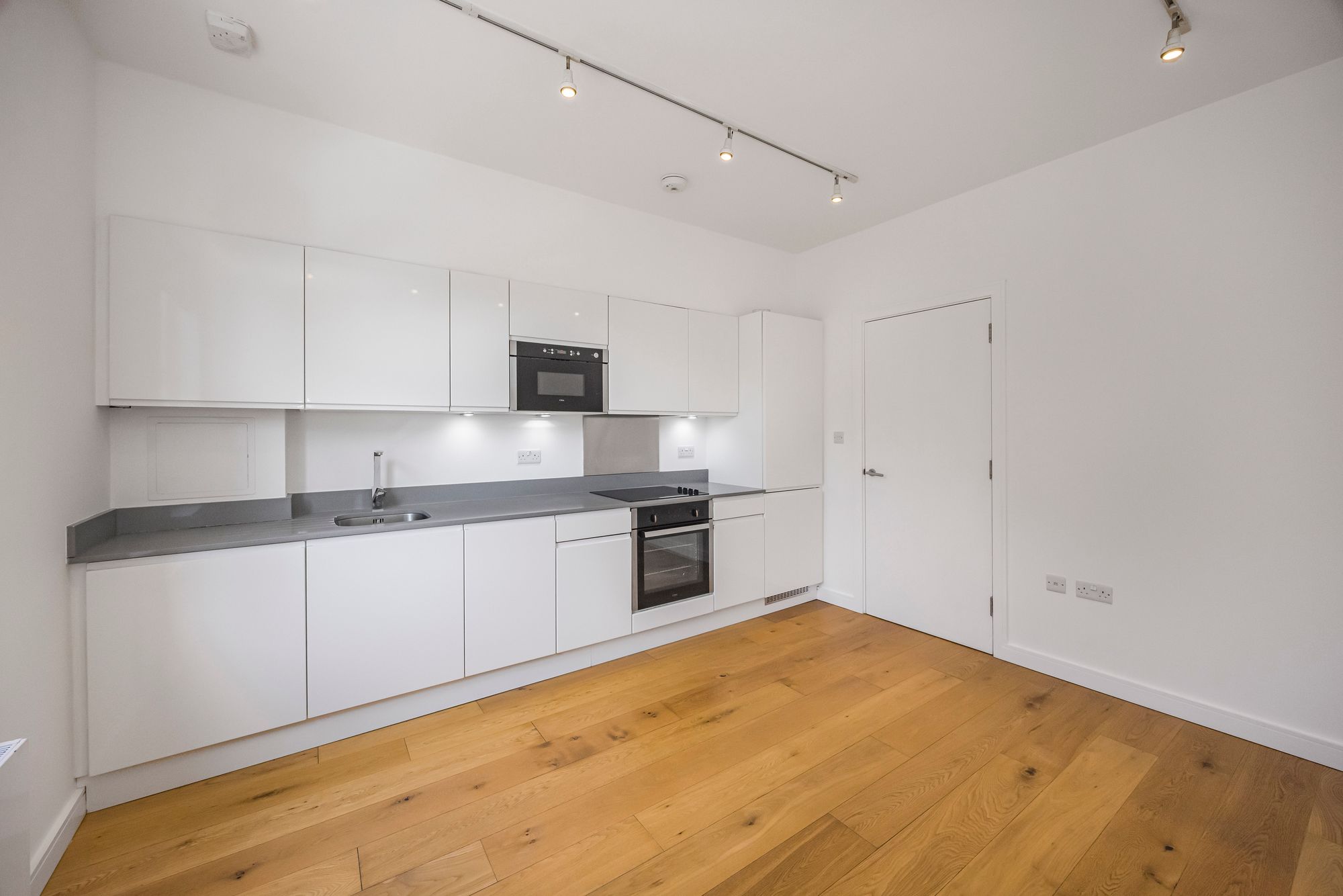 1 bed flat for sale in Wingfield Road, London, E15  - Property Image 3