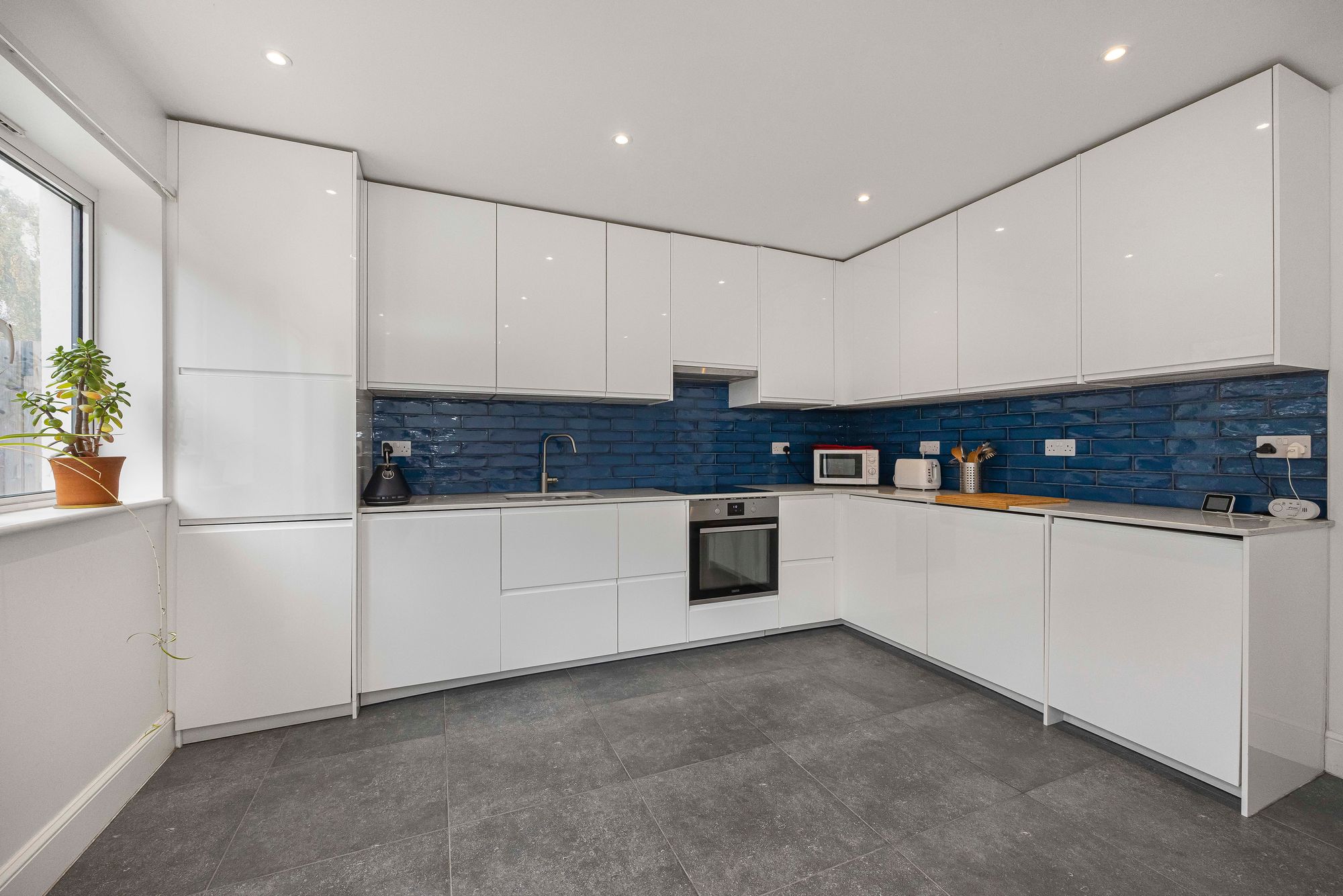 3 bed semi-detached house for sale in Morley Road, London, E10  - Property Image 5