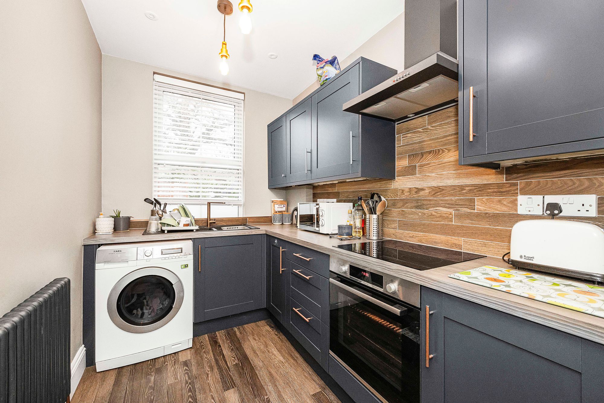 2 bed flat for sale in Richmond Road, London  - Property Image 6