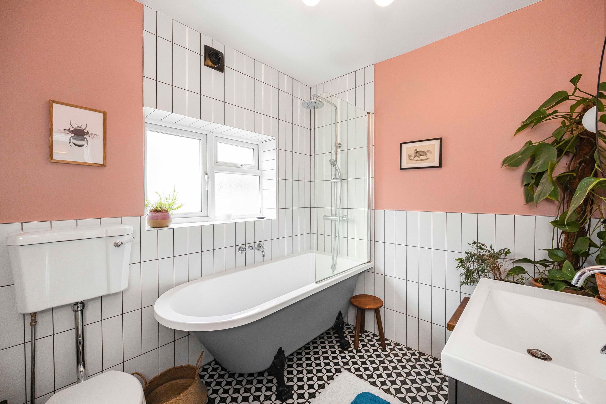 2 bed mid-terraced house for sale in Lindley Road, Leyton, E10 12