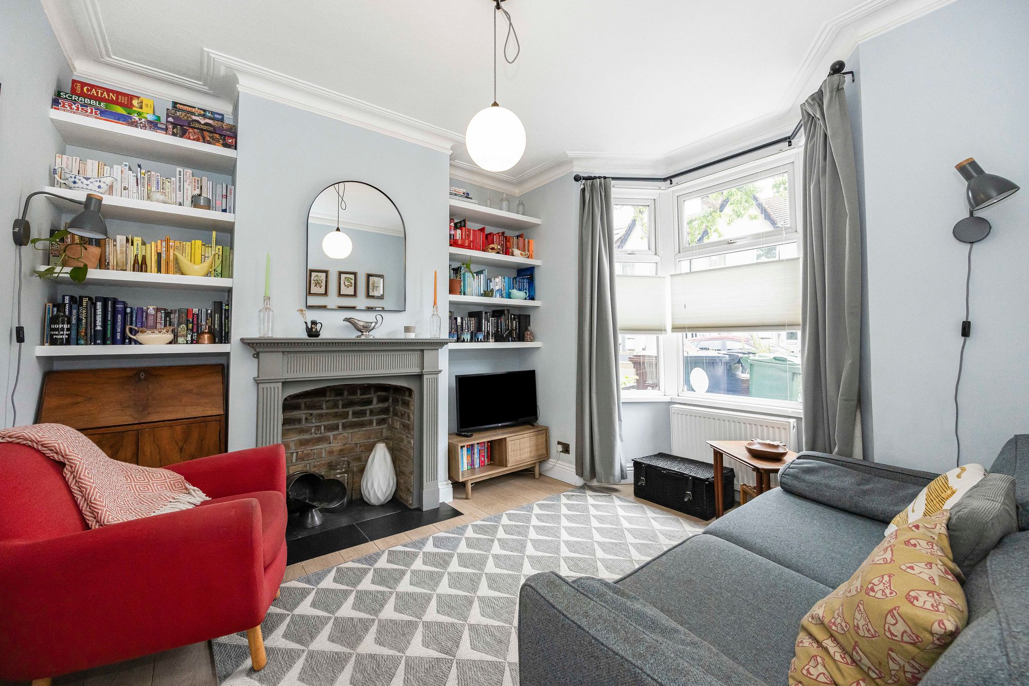 2 bed mid-terraced house for sale in Lindley Road, Leyton, E10 6