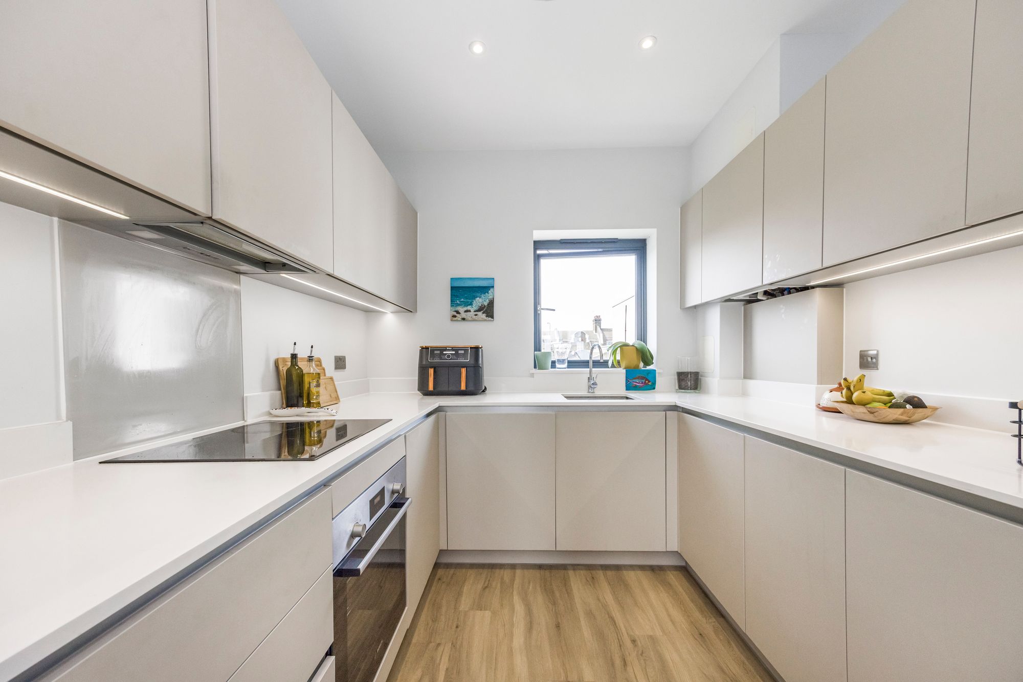 1 bed apartment for sale in Buckland Road, London, E10  - Property Image 2