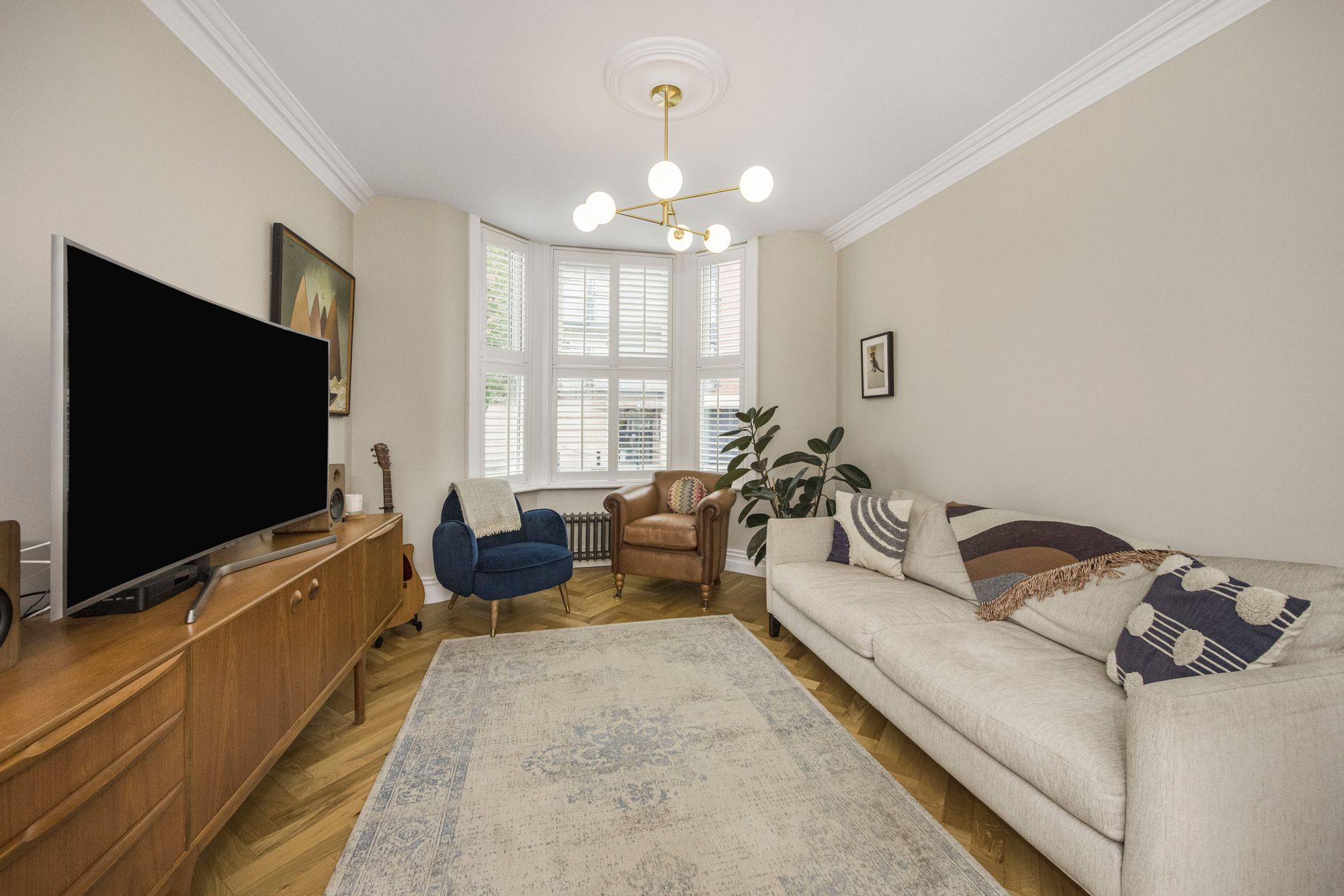 2 bed flat for sale in Brisbane Road, Leyton, E10  - Property Image 2