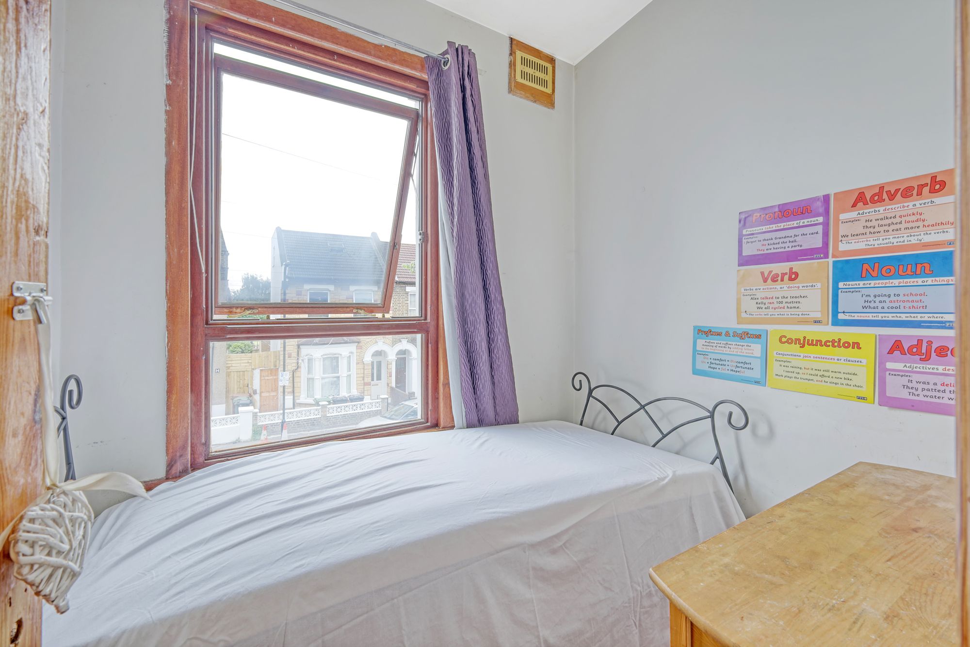 4 bed terraced house for sale in Leslie Road, London, E11  - Property Image 12