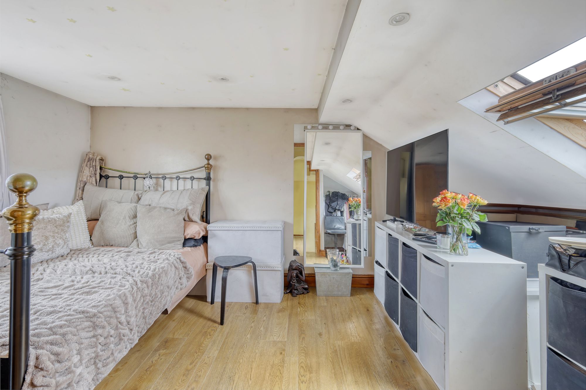4 bed terraced house for sale in Leslie Road, London, E11 15
