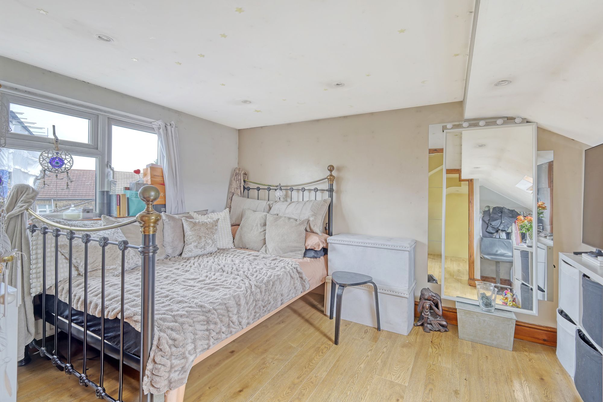 4 bed terraced house for sale in Leslie Road, London, E11 16