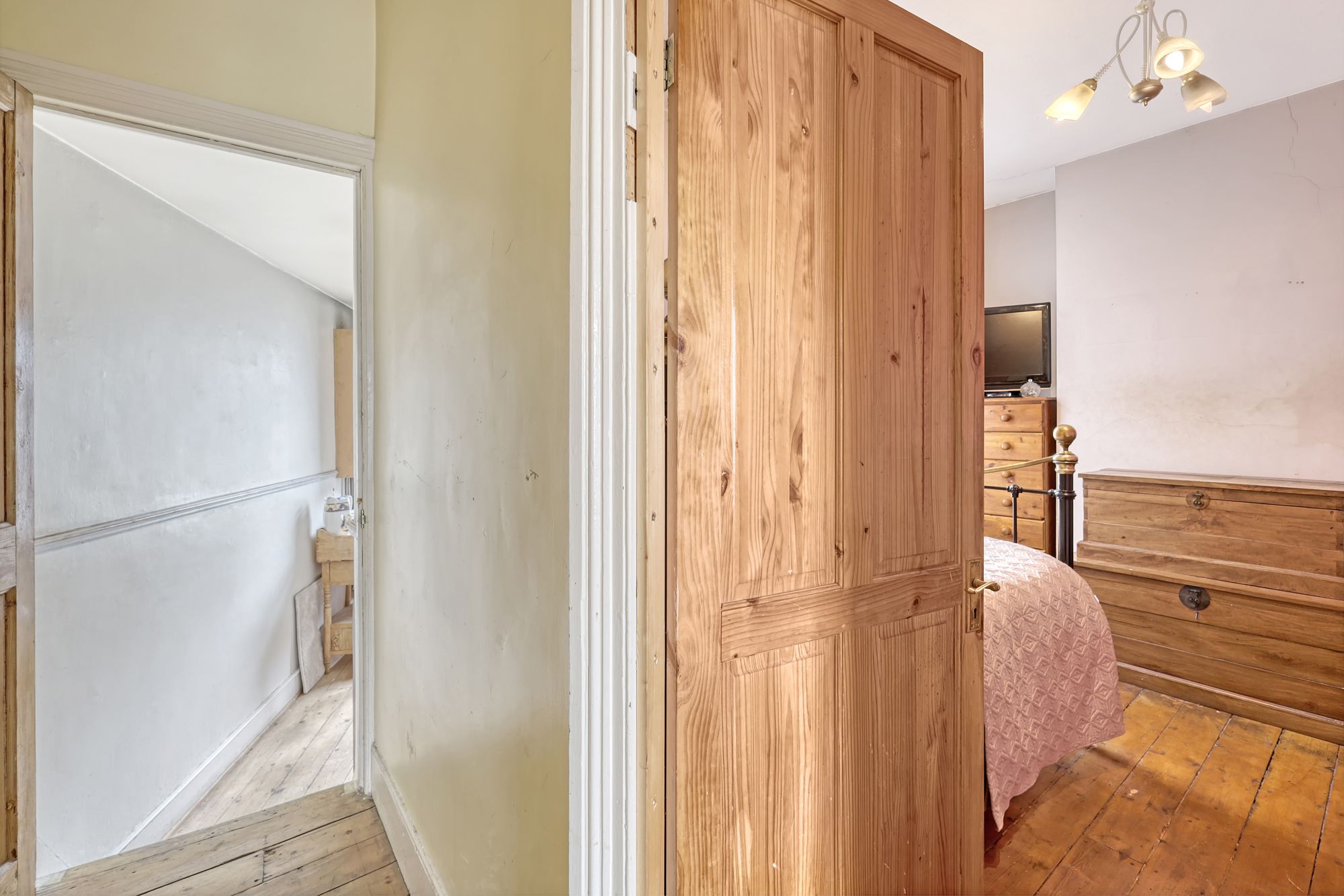 4 bed terraced house for sale in Leslie Road, London, E11 12